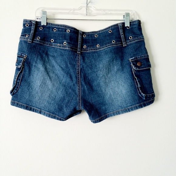 Laser Jeans size 11 denim short shorts with side pockets and grommet det… - Picture 2 of 4